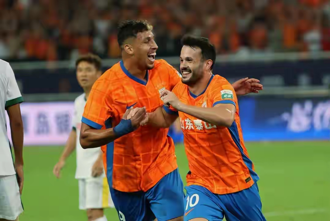 包含赛地聚焦——NBA常规赛窗口期热度飙升，山东泰山队长鼓劲，底气十足，年轻球员得到机会的词条